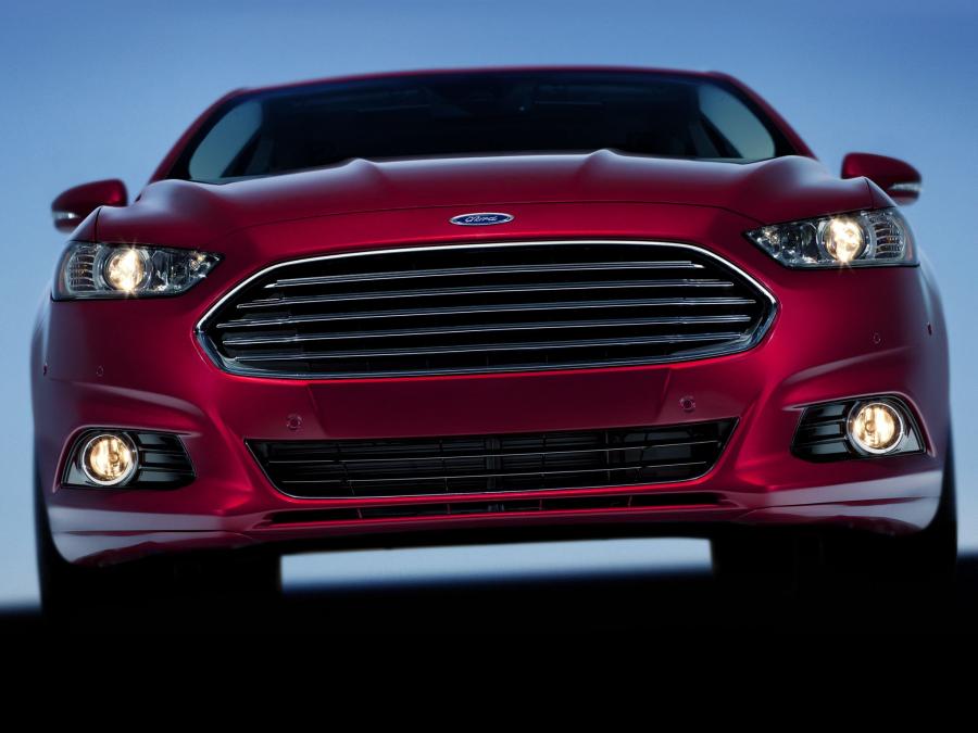  Ford Fusion Titanium 2012 года  (фото 12 из 15)